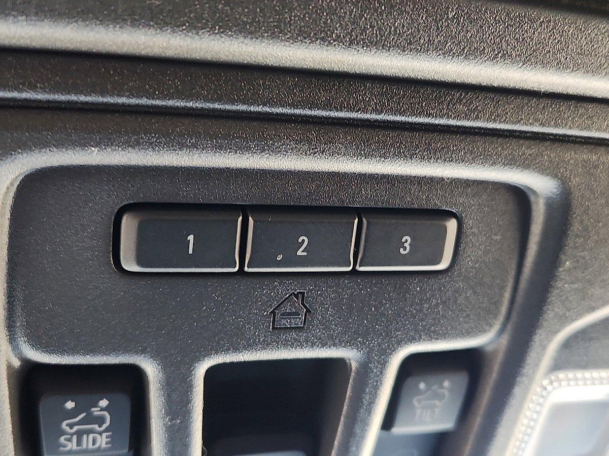 Used 2024 GMC Sierra 1500 Denali Ultimate image 10