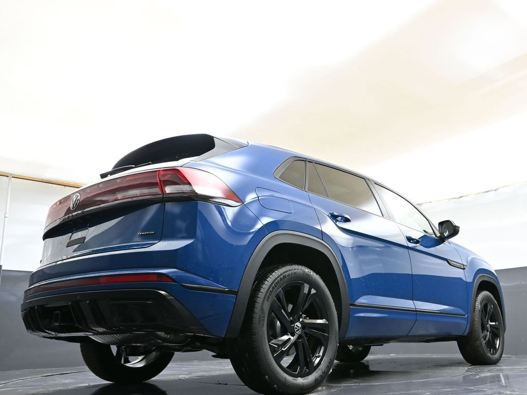 Used 2025 Volkswagen Atlas Cross Sport SEL R-Line image 33