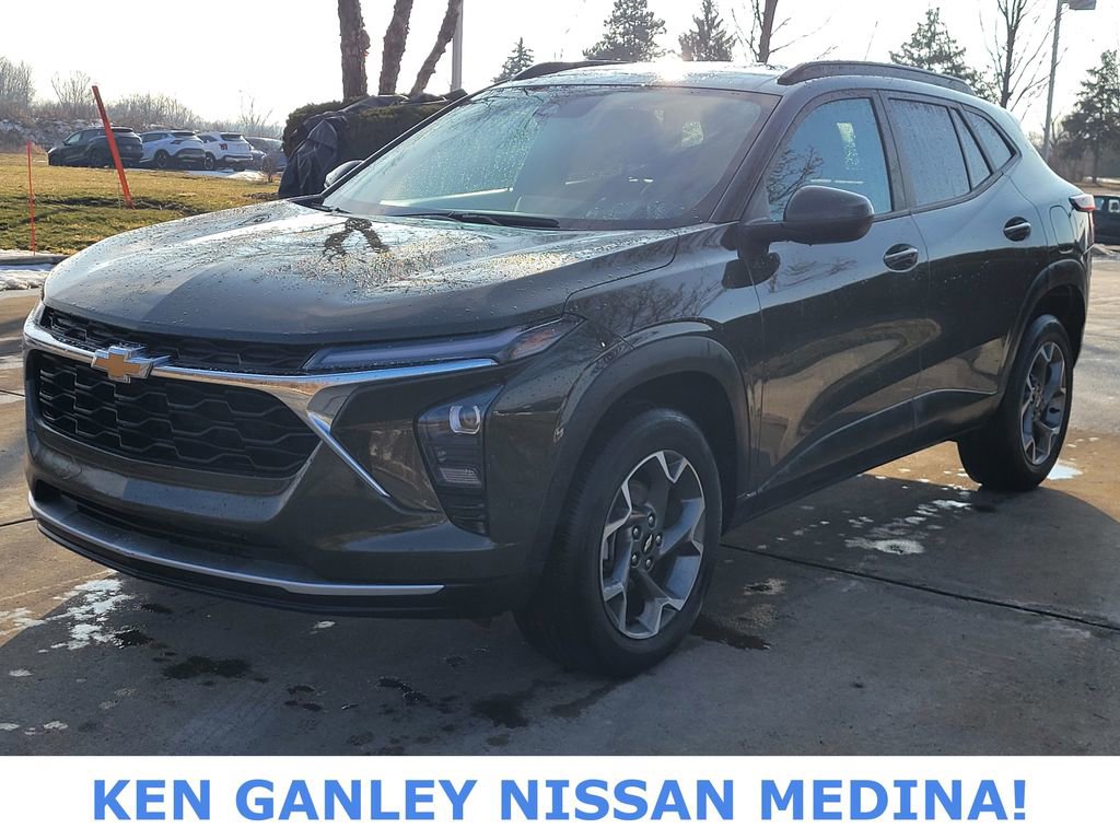 Used 2024 Chevrolet Trax LT image 7