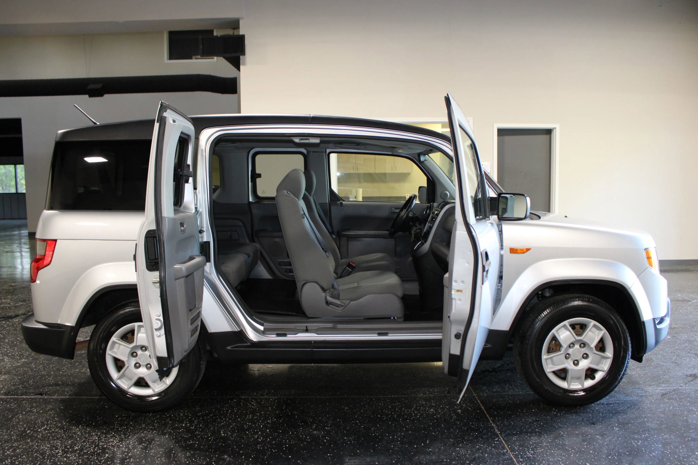 Used 2011 Honda Element LX image 23
