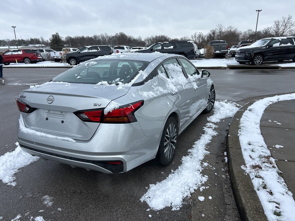 Used 2024 Nissan Altima 2.5 SV image 5