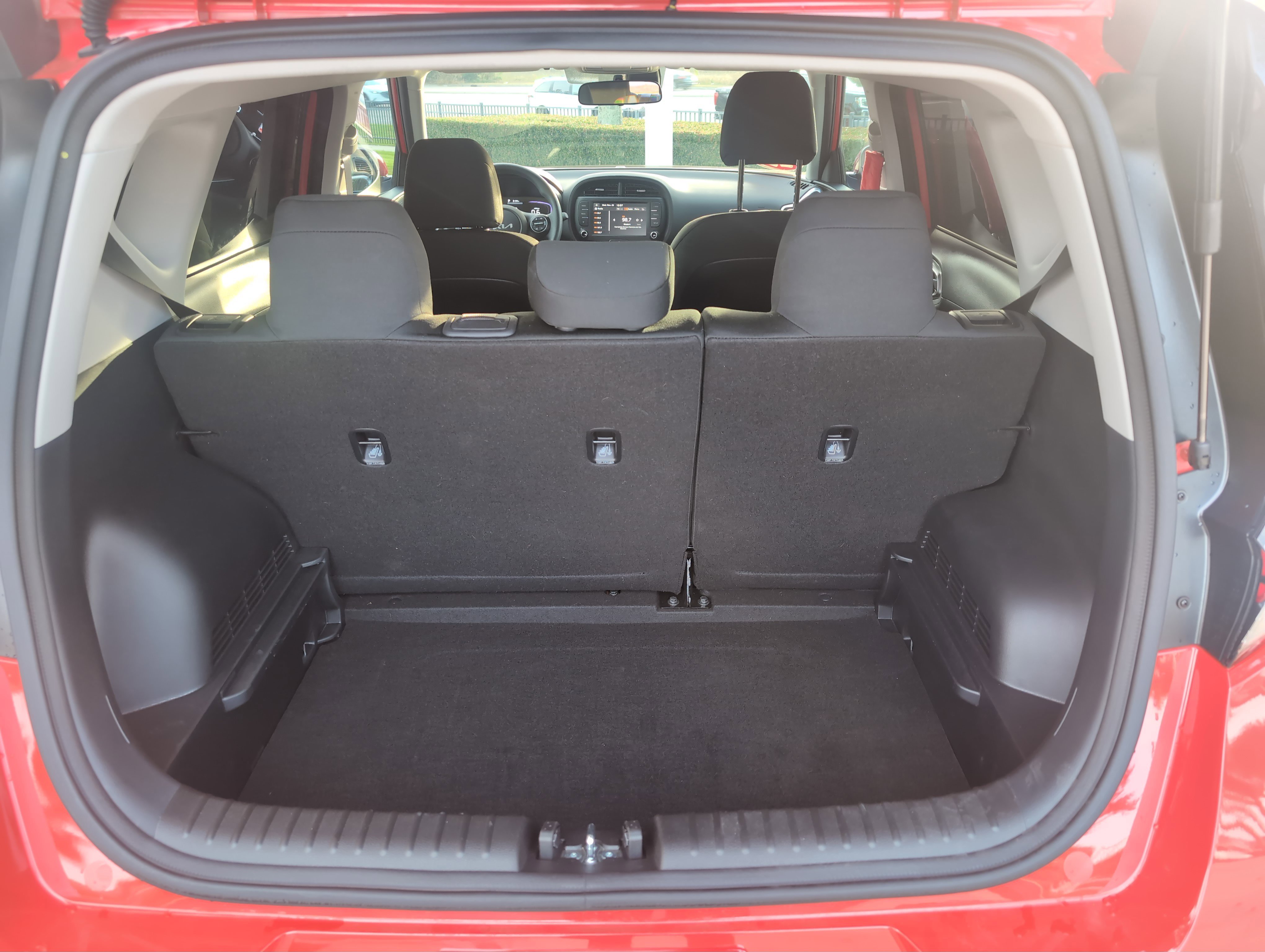 Used 2025 Kia Soul LX w/ LX Technology Package image 30