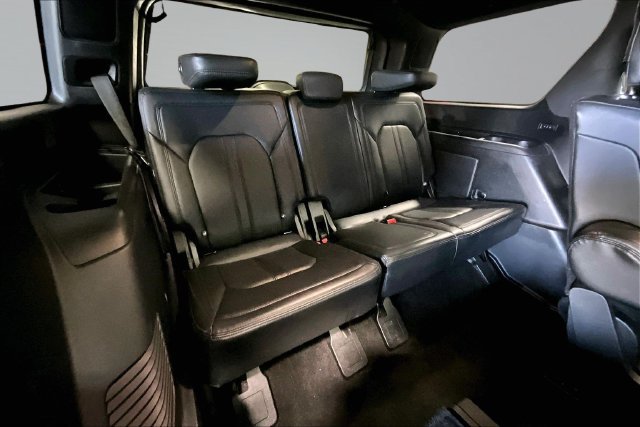 Used 2018 Ford Expedition Limited w/ Equipment Group 302A AWD/4WD image 25
