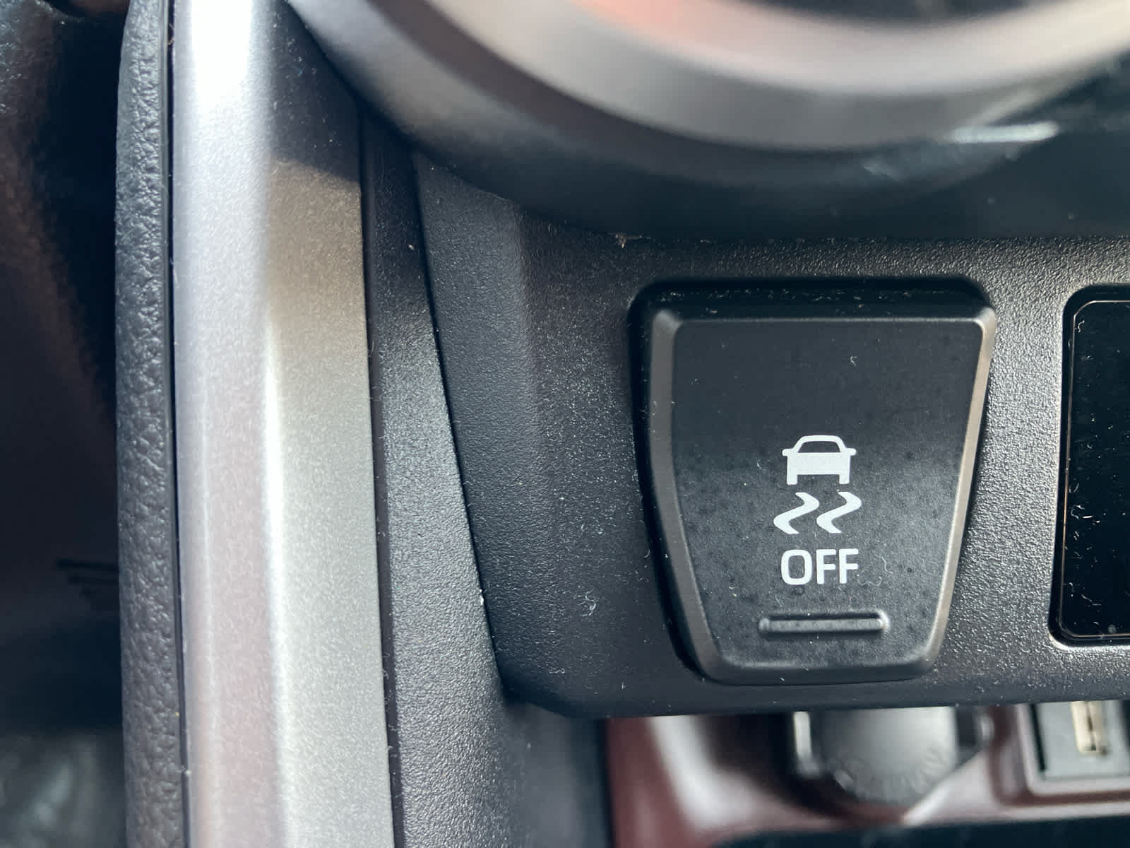 Certified 2020 Toyota RAV4 Limited AWD/4WD image 29