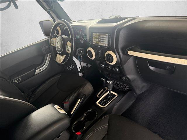 Used 2015 Jeep Wrangler Unlimited Sahara AWD/4WD image 18
