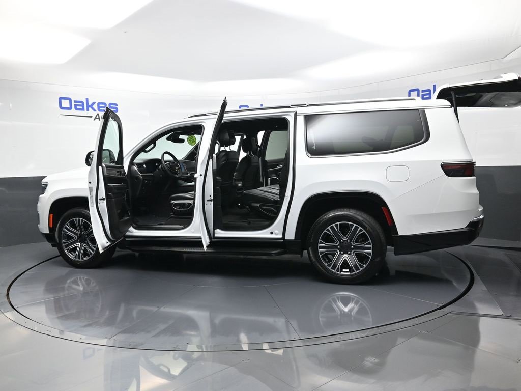 Used 2024 Jeep Wagoneer L Series II w/ Flexible Seating Group image 58