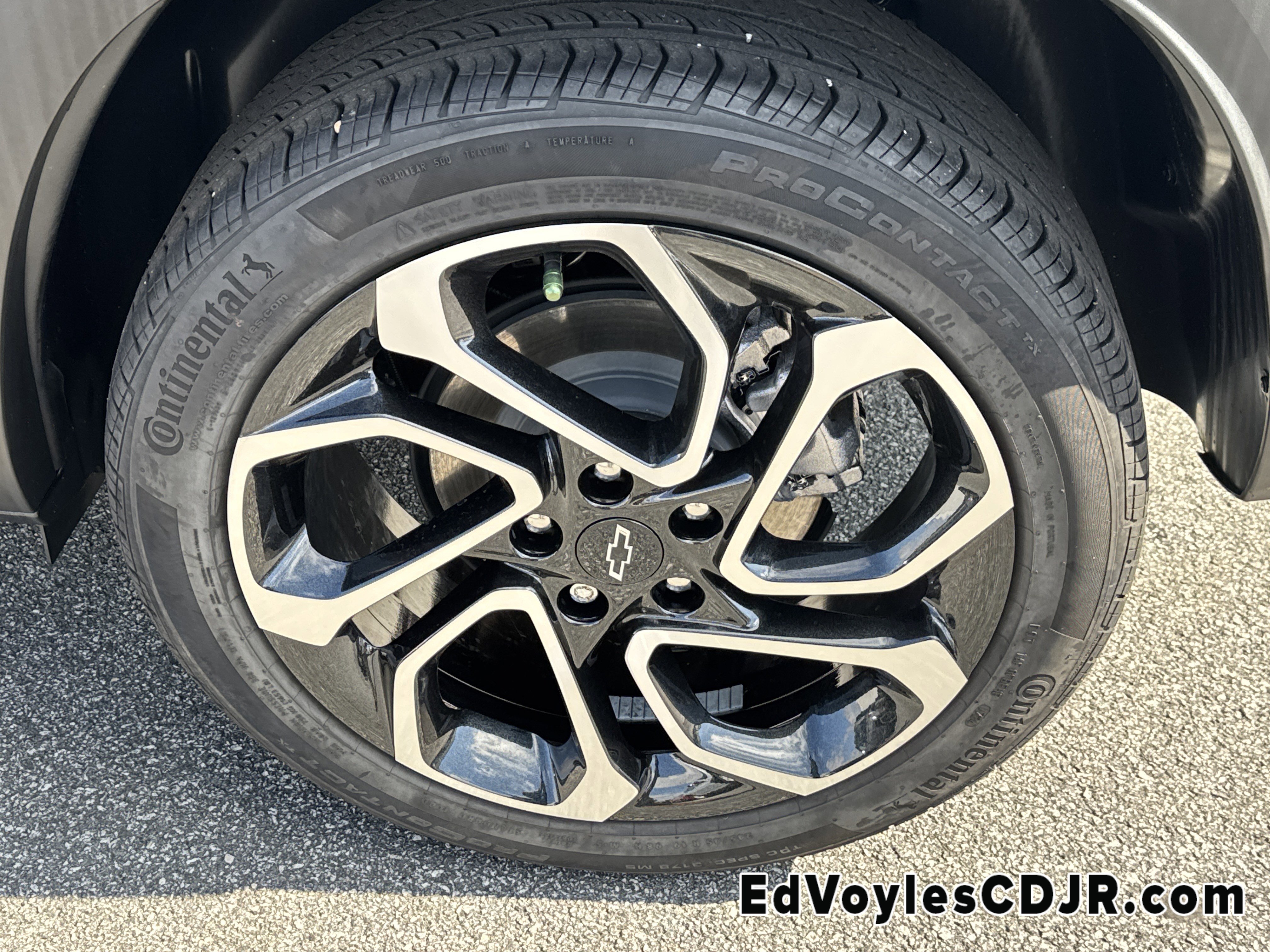 Used 2025 Chevrolet Trax RS w/ Driver Confidence Package image 23