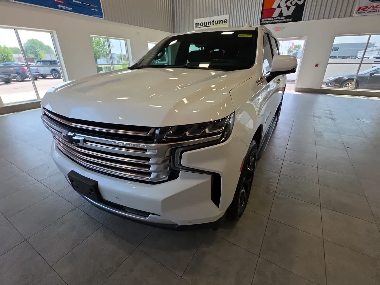 Used 2021 Chevrolet Suburban High Country AWD/4WD image 2
