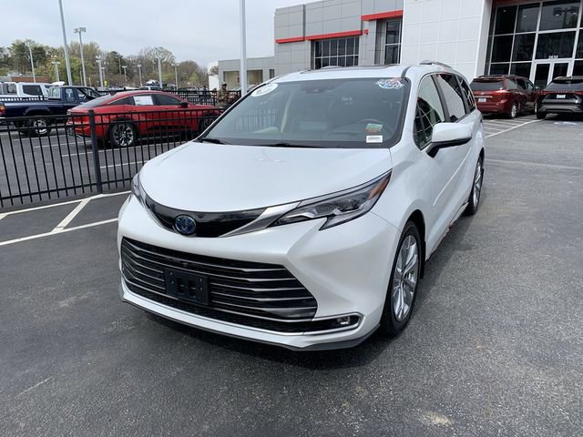 Certified 2023 Toyota Sienna Platinum