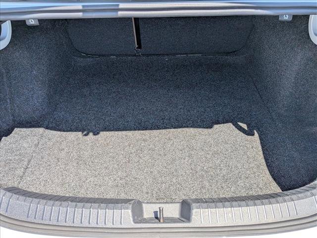 Used 2019 Volkswagen Jetta SEL w/ Cold Weather Package FWD image 6