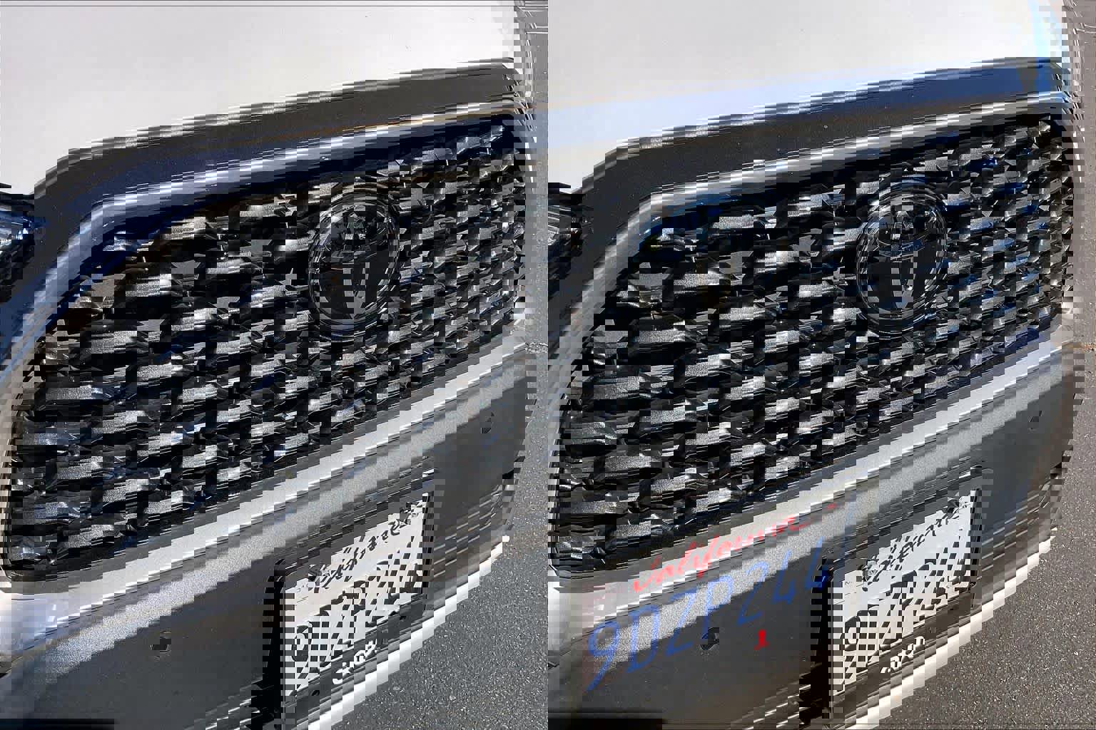 Used 2022 Toyota Corolla Cross XLE w/ Convenience Package image 29