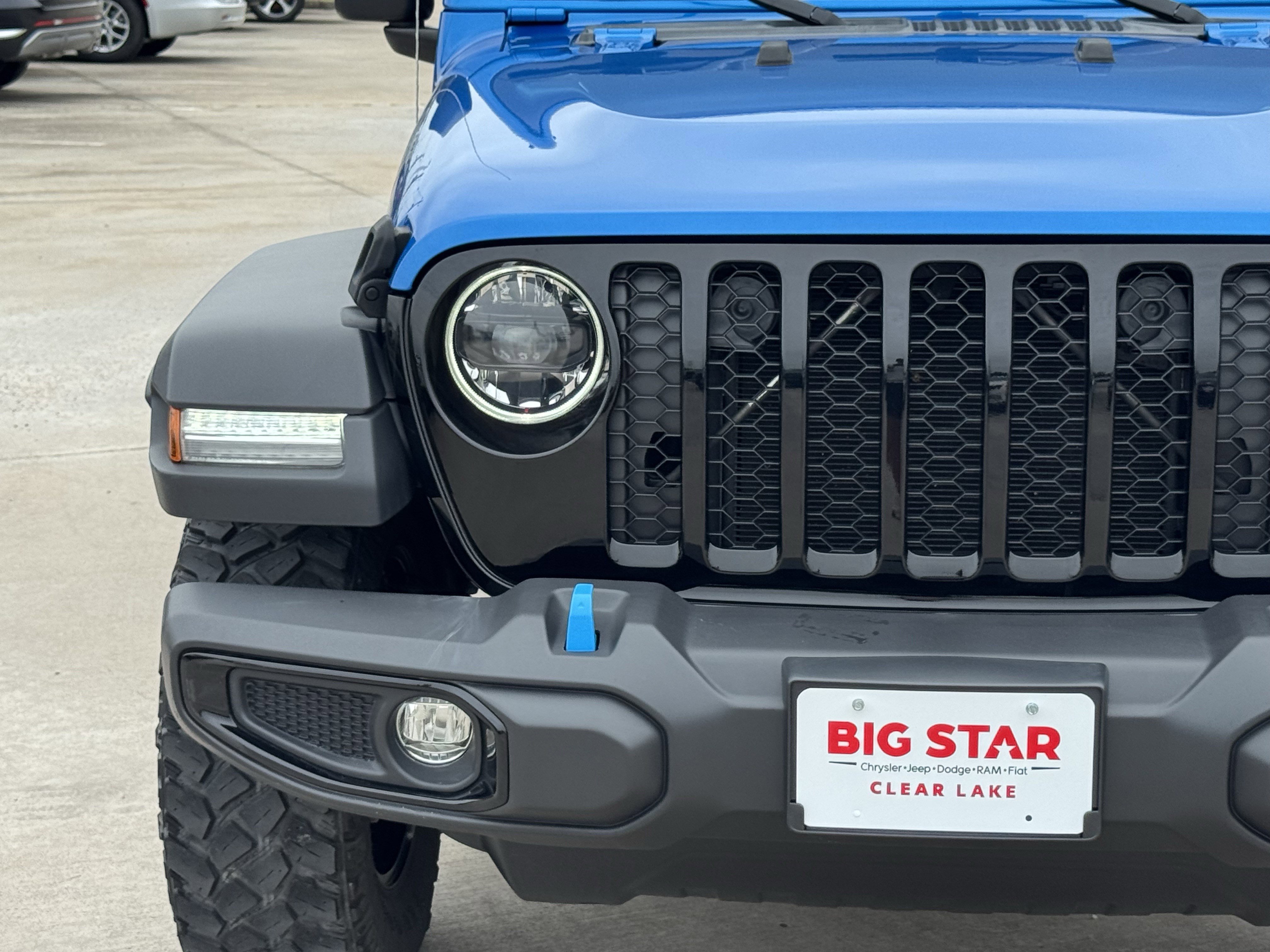 Used 2023 Jeep Wrangler Unlimited w/ Convenience Group AWD/4WD image 6