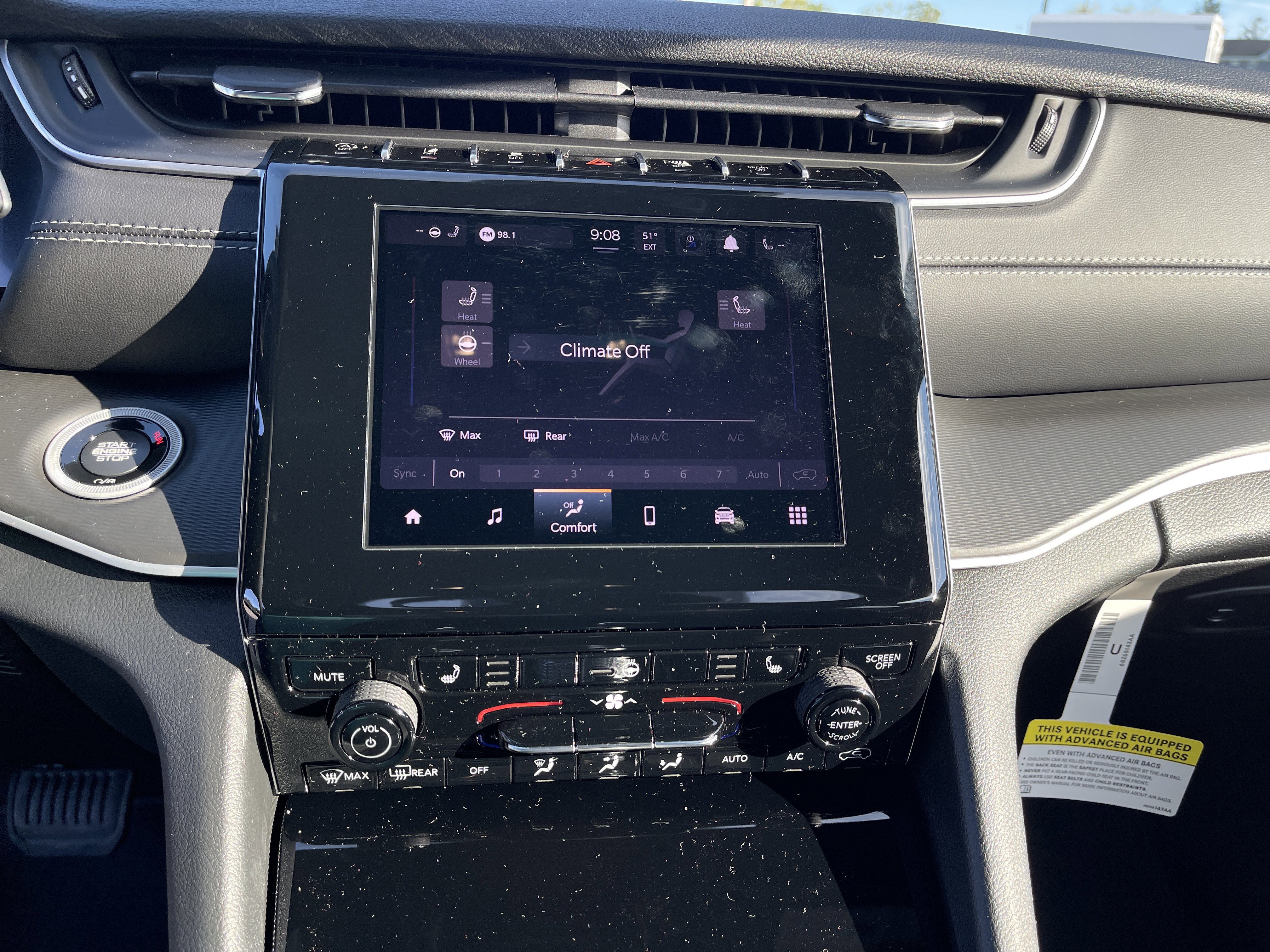 New 2025 Jeep Grand Cherokee Altitude image 24