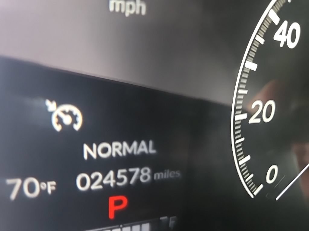 Used 2023 Honda HR-V LX image 25
