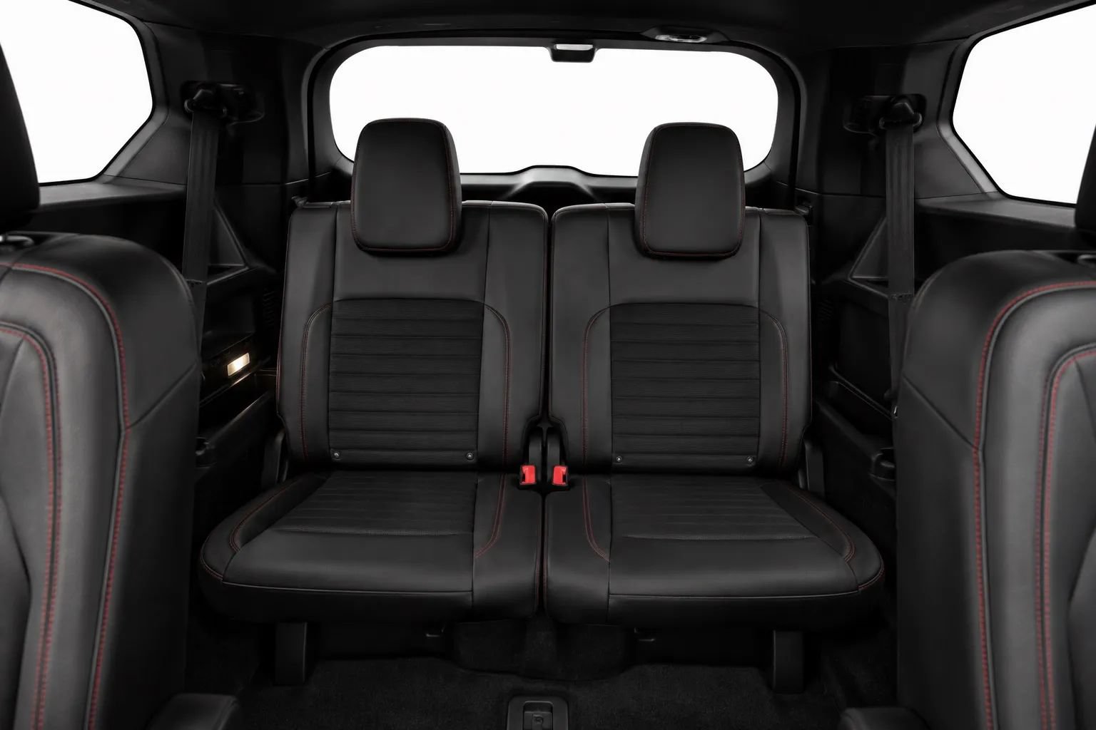 Used 2025 Ford Explorer ST-Line w/ ST-Line Street Pack AWD/4WD image 16