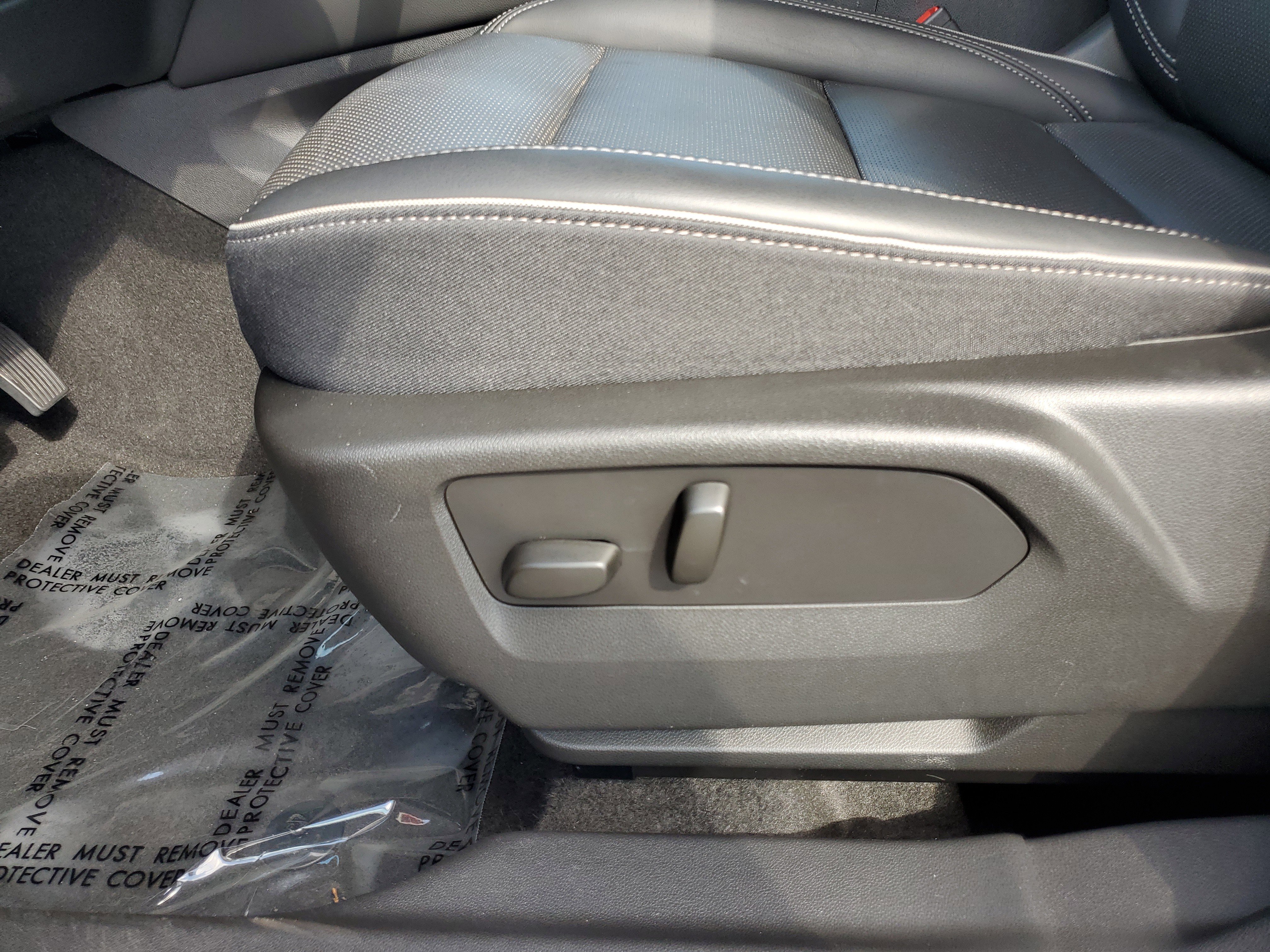 Used 2023 Buick Envision Essence image 12