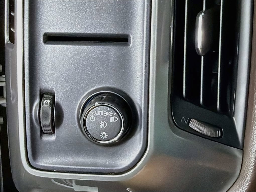 Used 2014 Chevrolet Silverado 1500 LTZ RWD image 15