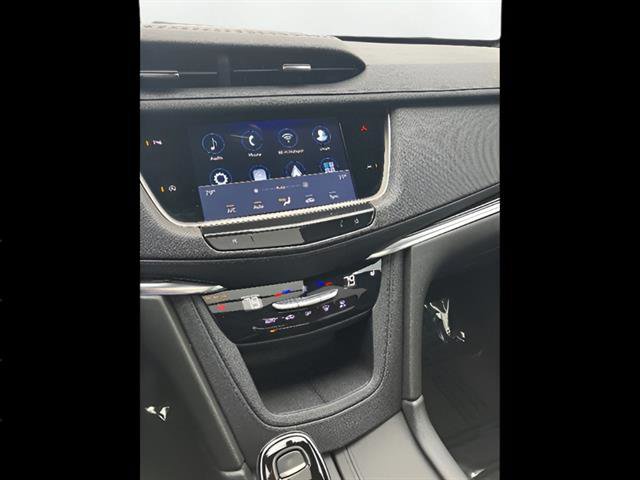 Used 2023 Cadillac XT6 Luxury image 16