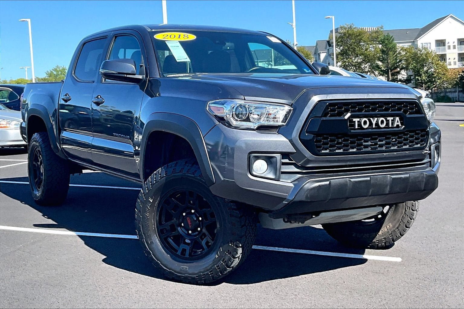 Used 2018 Toyota Tacoma TRD Off-Road w/ Technology Package AWD/4WD image 2