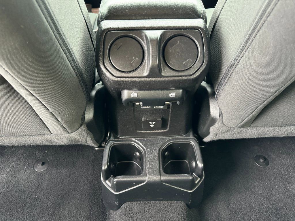 Used 2020 Jeep Wrangler Unlimited Sahara image 23