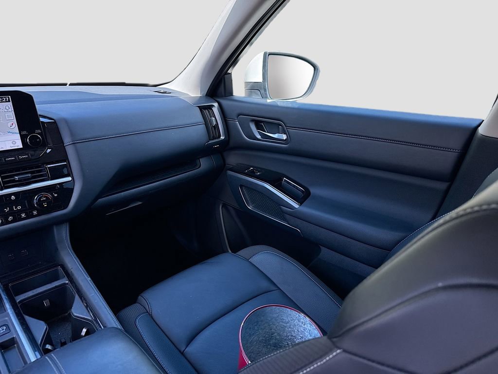 Used 2024 Nissan Pathfinder SL image 23