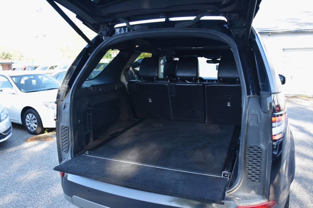 Used 2019 Land Rover Discovery SE AWD/4WD image 12