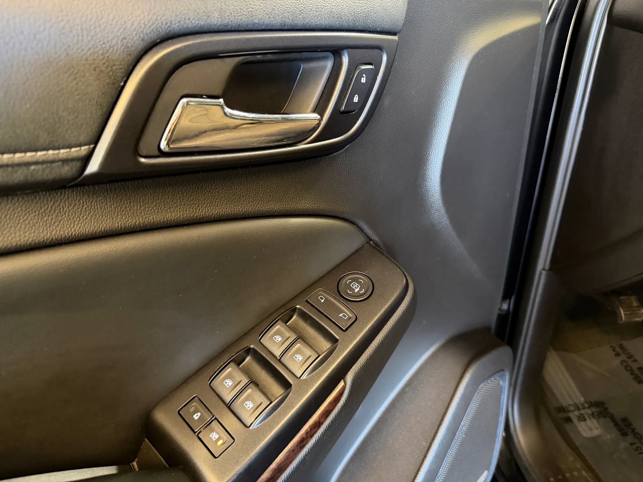 Used 2016 GMC Yukon SLE w/ HD Trailering Package AWD/4WD image 6