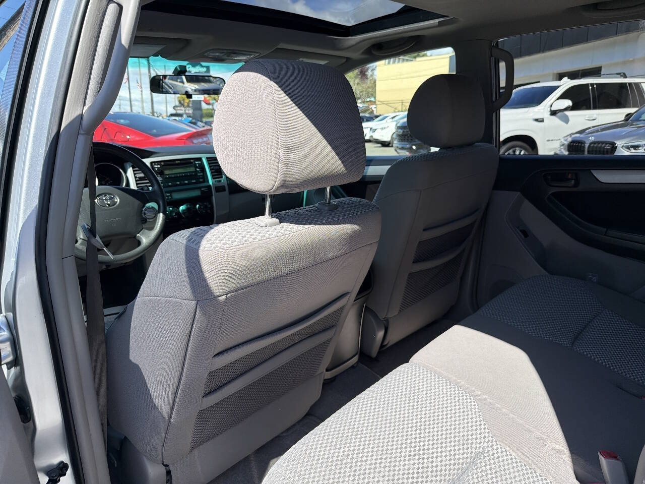 Used 2007 Toyota 4Runner SR5 AWD/4WD image 23