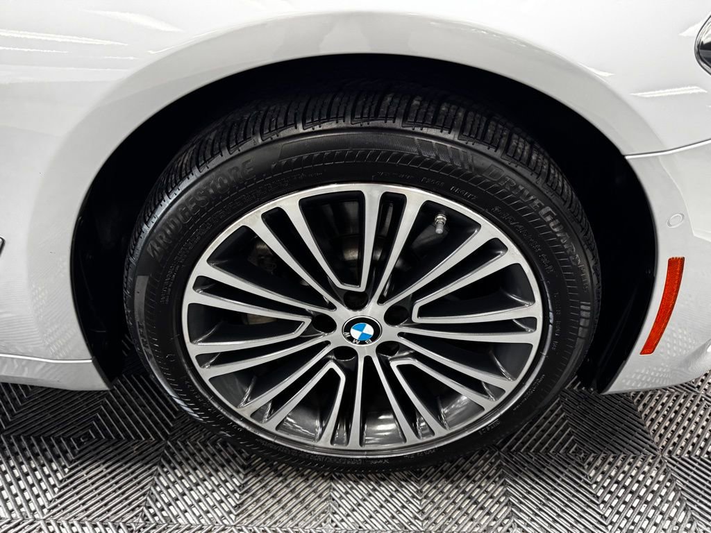 Used 2018 BMW 540i xDrive image 18