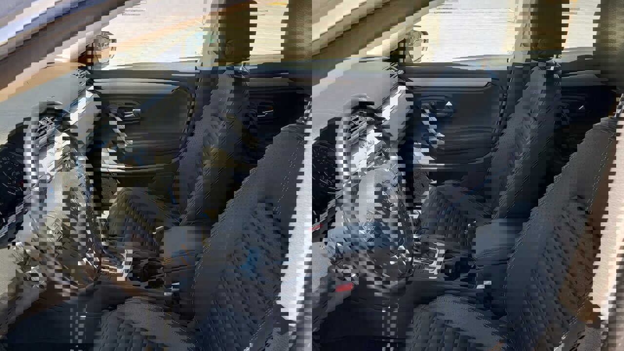 Used 2013 Volkswagen CC Sport image 11