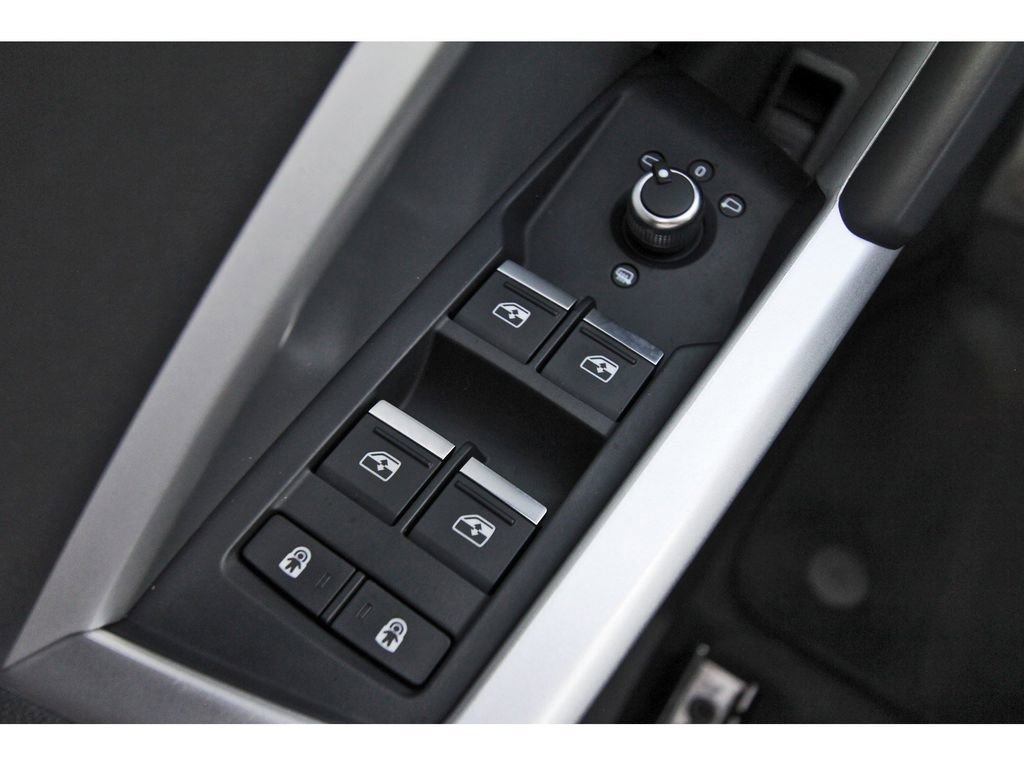 Used 2025 Audi Q3 2.0T Premium AWD/4WD image 25