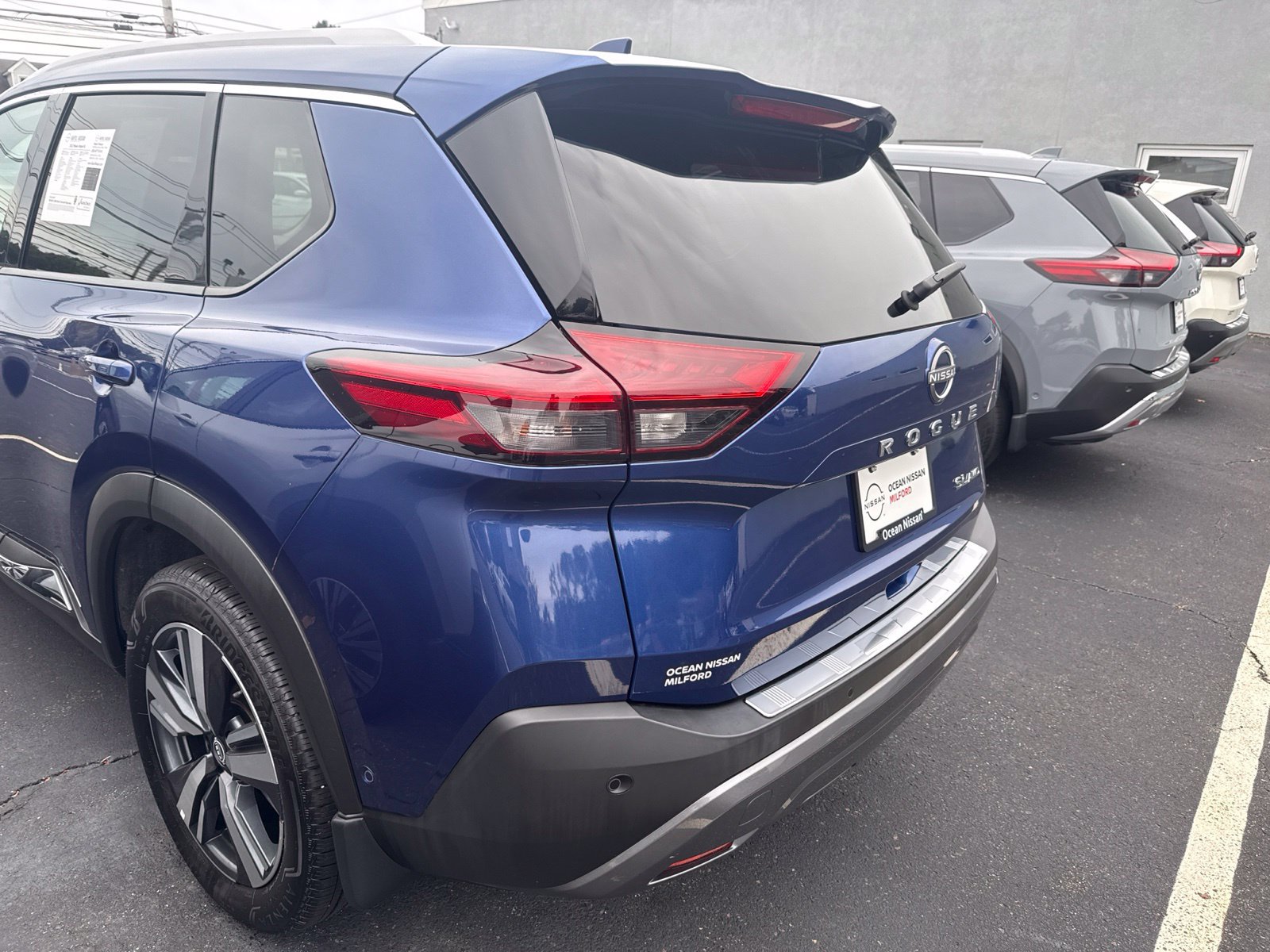 Certified 2022 Nissan Rogue SL w/ SL Premium Package AWD/4WD image 8