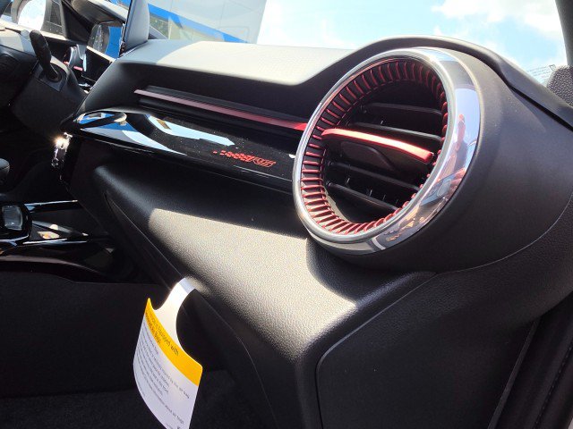 New 2026 Chevrolet Trax RS w/ Sunroof Package FWD image 13