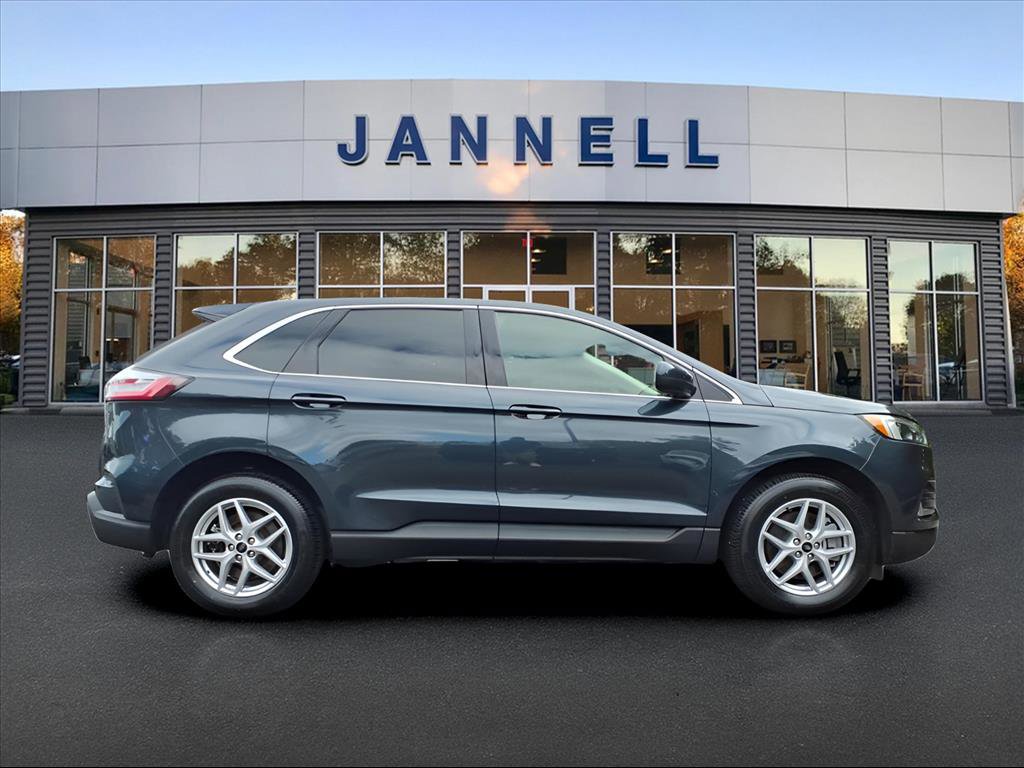 Used 2024 Ford Edge SEL w/ Convenience Package image 4