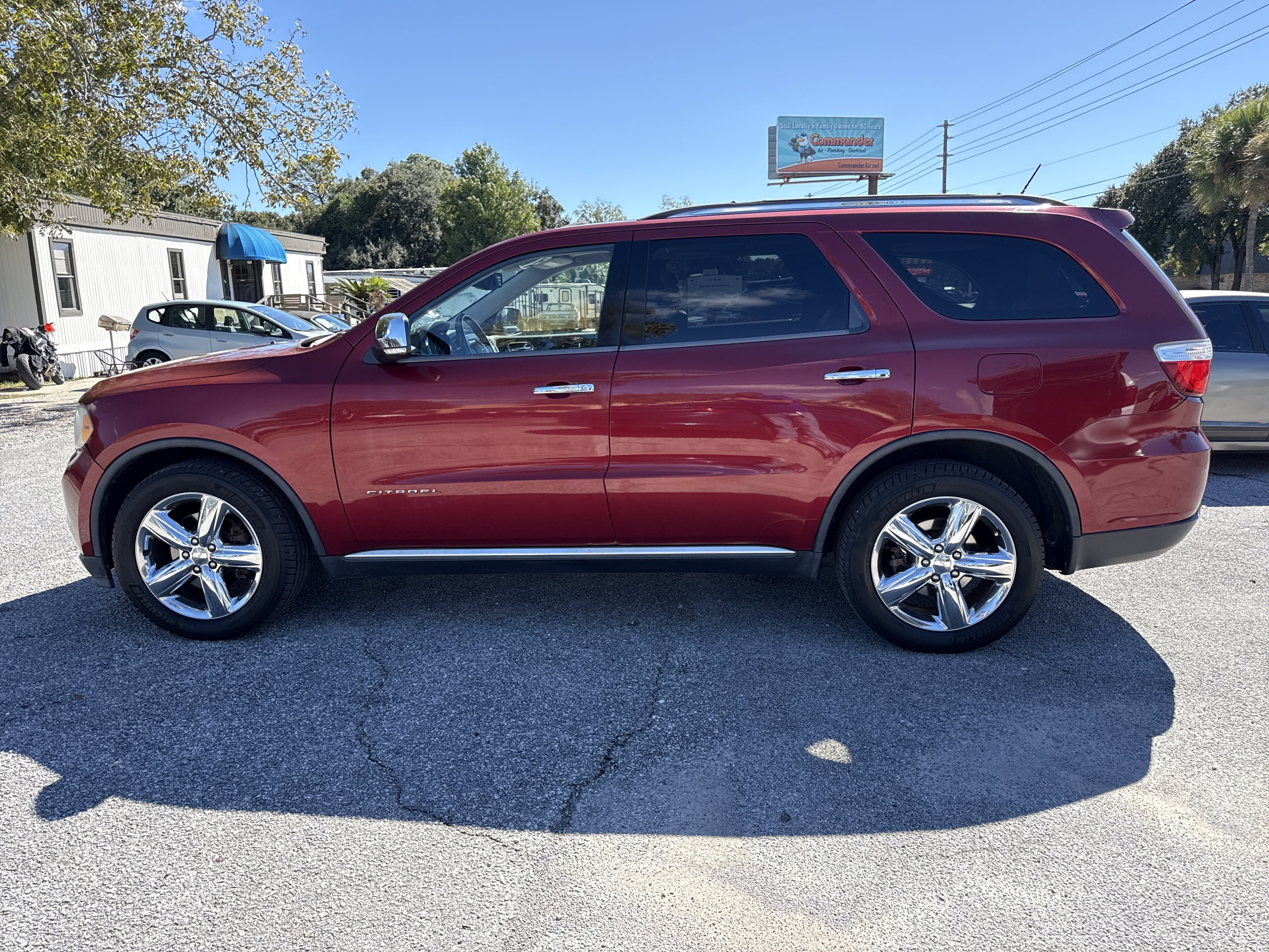 Used 2013 Dodge Durango Citadel w/ Technology Group image 2