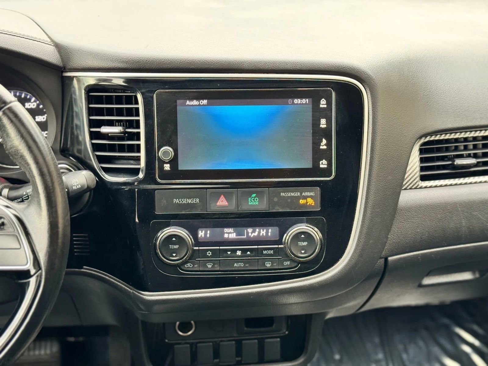 Used 2017 Mitsubishi Outlander SE image 15