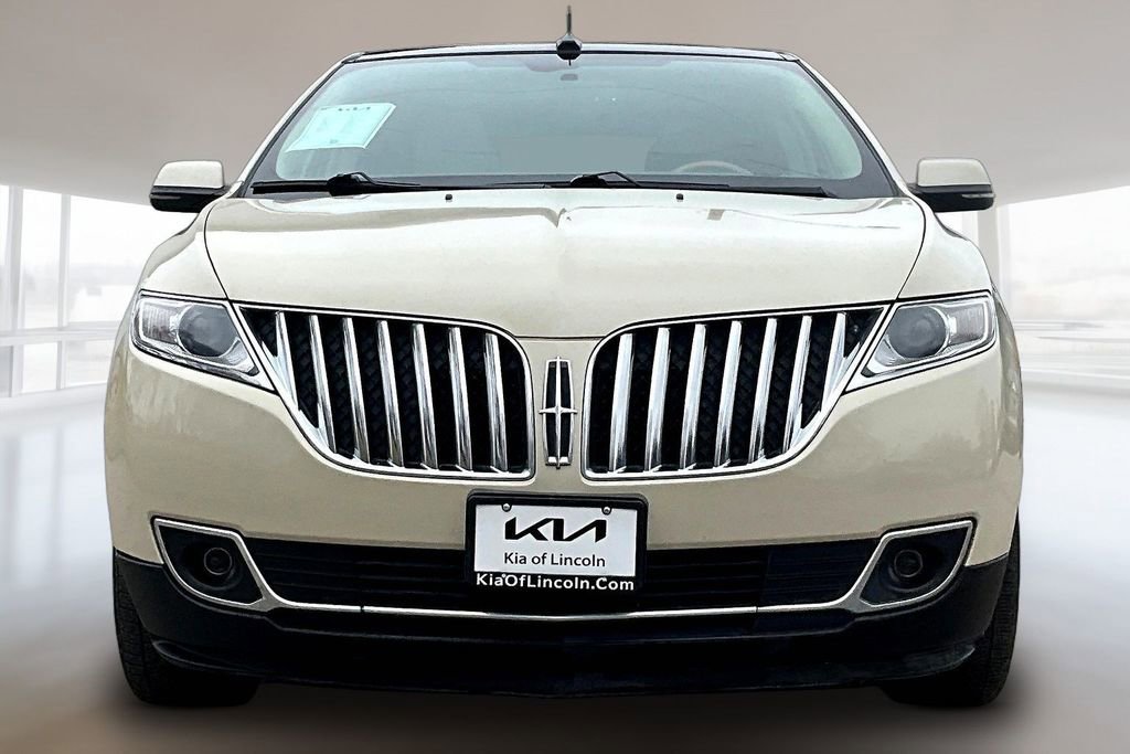 Used 2015 Lincoln MKX AWD w/ Equipment Group 102A image 2