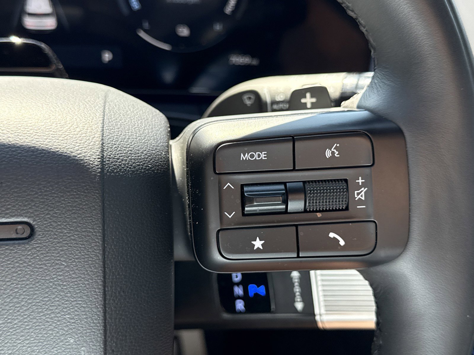 Used 2025 Hyundai Santa Fe Calligraphy image 29