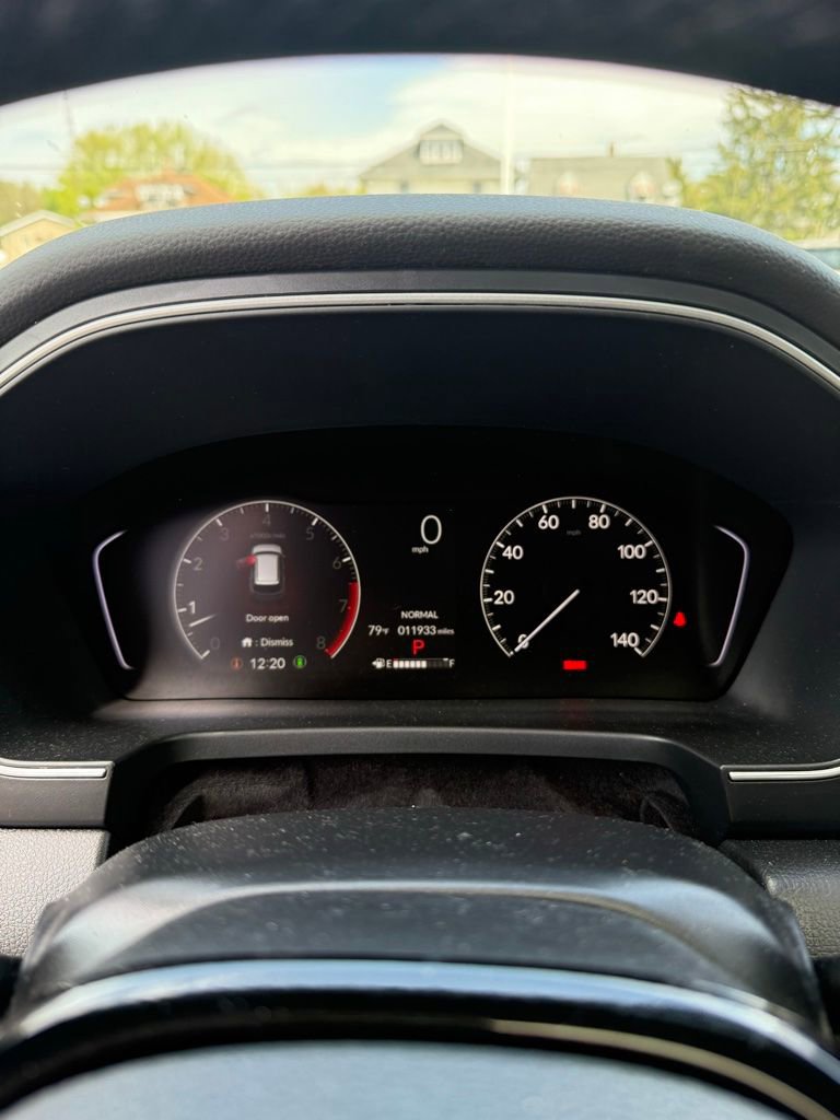 Used 2025 Honda Pilot Touring image 11