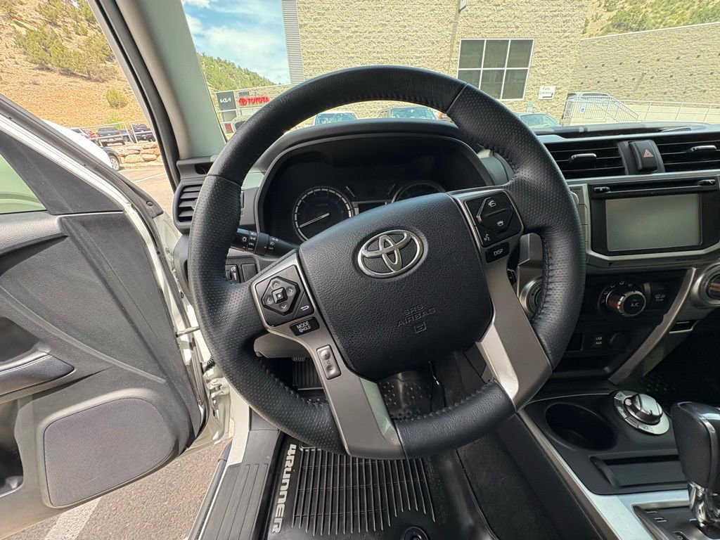 Used 2019 Toyota 4Runner SR5 Premium AWD/4WD image 2