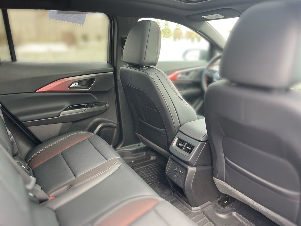 Used 2025 Chevrolet Equinox EV RS image 23