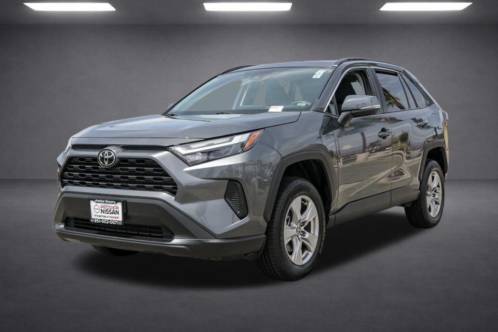 Used 2025 Toyota RAV4 XLE FWD image 9