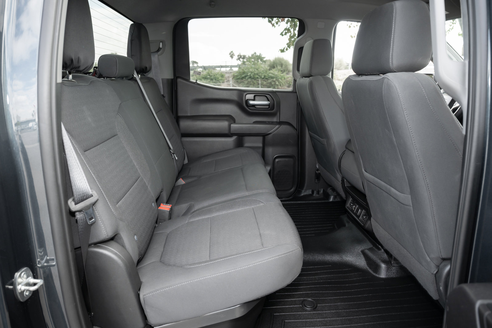 Used 2021 Chevrolet Silverado 1500 LT image 39