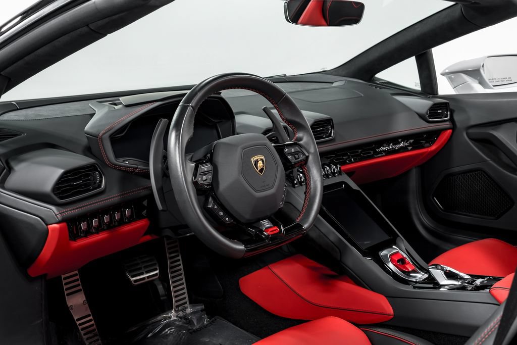 Used 2023 Lamborghini Huracan EVO RWD image 12