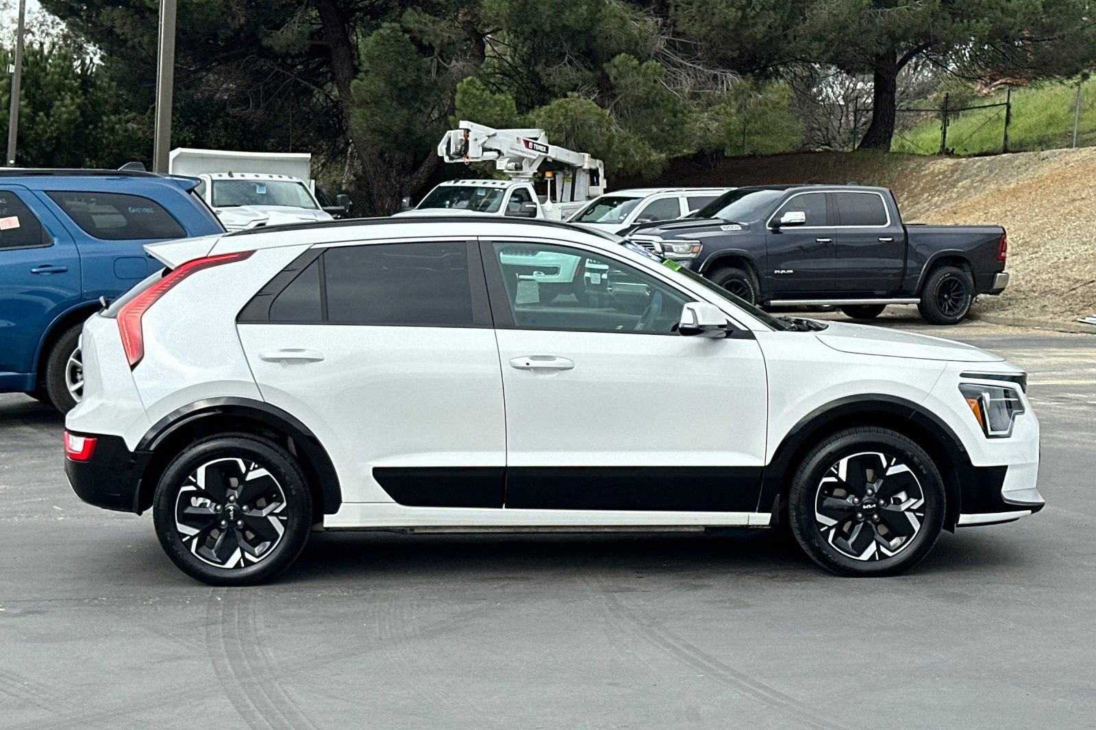 Certified 2024 Kia Niro Wind w/ Wind Preserve Package image 3