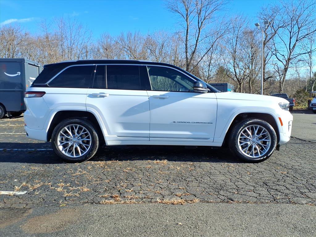 Used 2022 Jeep Grand Cherokee Summit w/ Advanced Protech Group IV image 2