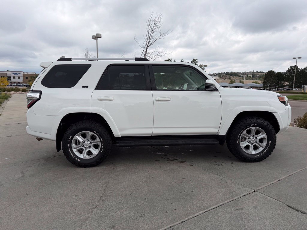 Used 2020 Toyota 4Runner SR5 AWD/4WD image 10
