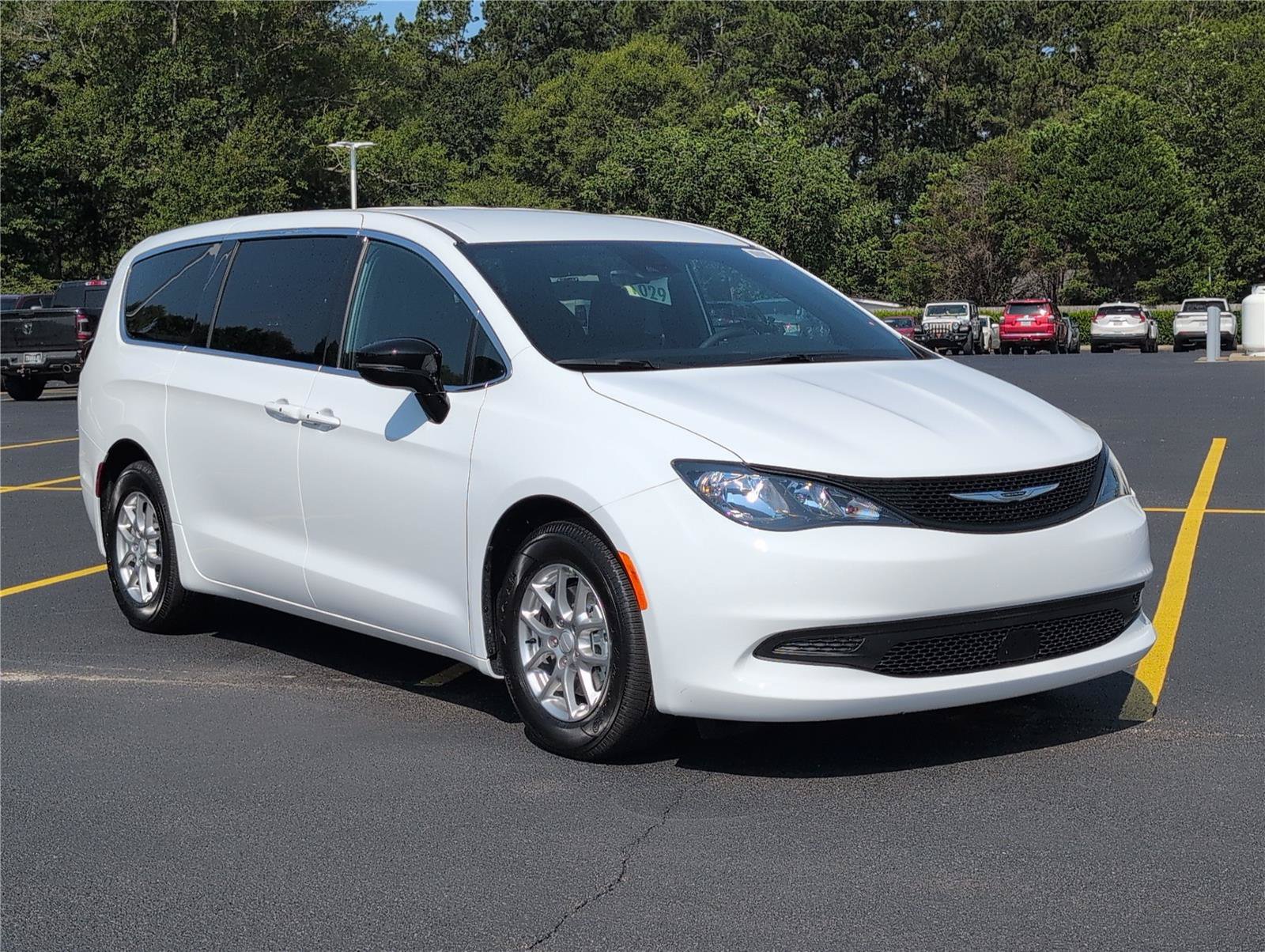New 2027 Chrysler Pacifica LX FWD image 9
