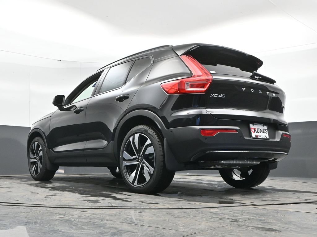 New 2026 Volvo XC40 B5 Plus w/ Protection Package Premier image 45
