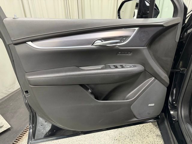 Used 2019 Cadillac XT5 Luxury w/ LPO, Black Ice Package AWD/4WD image 19